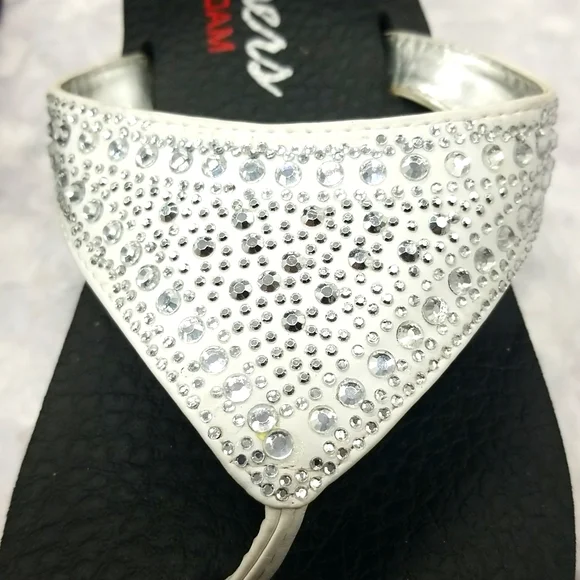 Sketchers Yoga Foam Size 9 Black With Silver Rhinestone Flip Flops - Picture 7 of 9